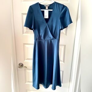 H&M Women’s Navy Blue Short Sleeve V- Neck Midi Slip Dress Size 0